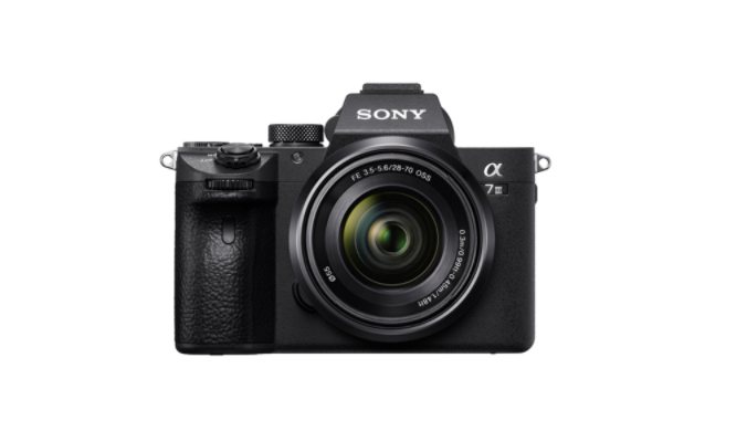 Sony α 7 III + 28-70mm MILC 24.2 MP CMOS 6000 x 4000 pixels Black  